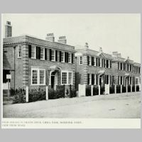 Ronald P. Jones, Four houses in Heath Drive Gidea Park, Romford, Essex. Architectural Review, 1911, p.81,.jpg